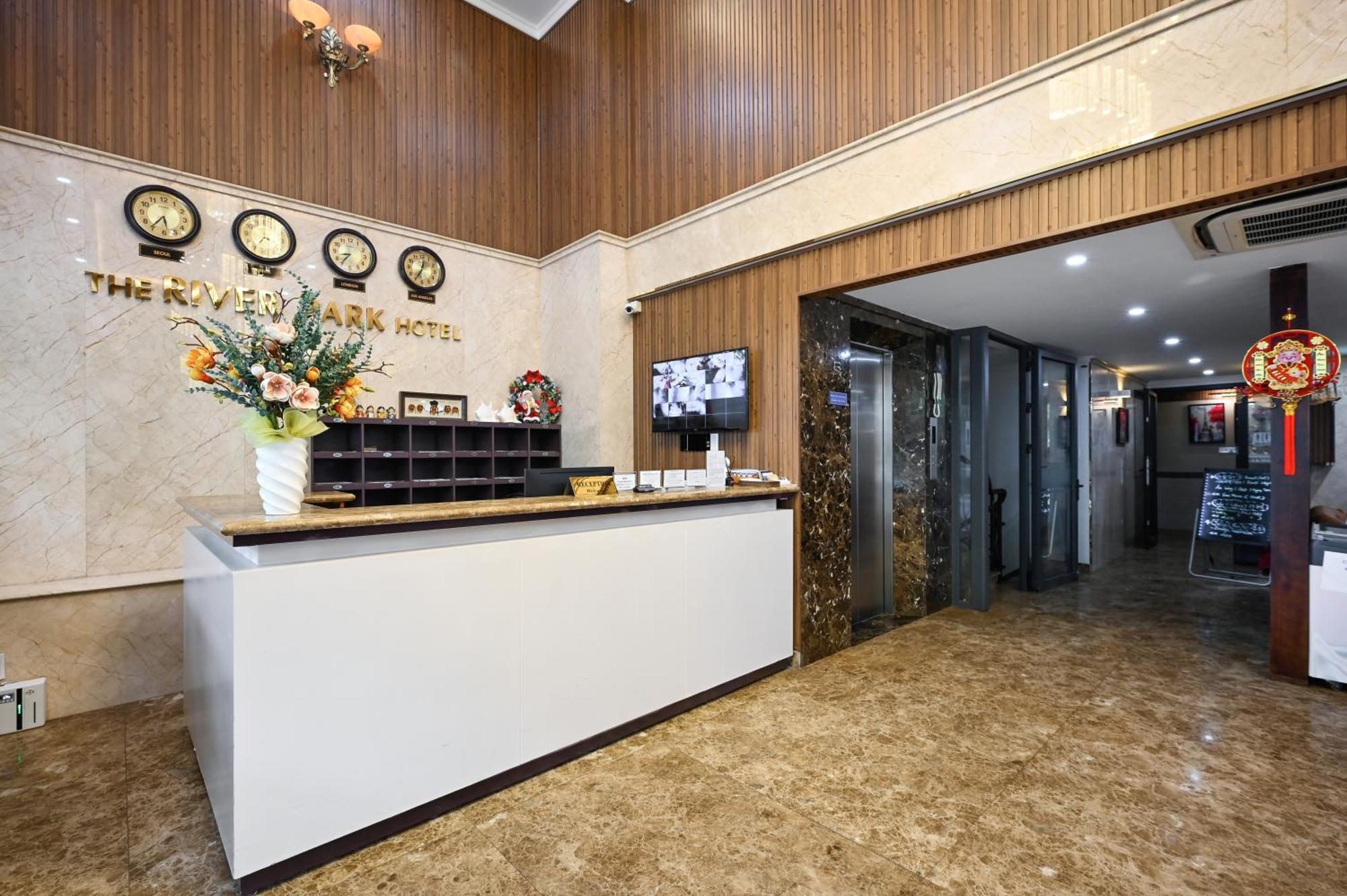 RedDoorz PremiumThe River Park Hotel Ho-Chi-Minh-Stadt Exterior foto