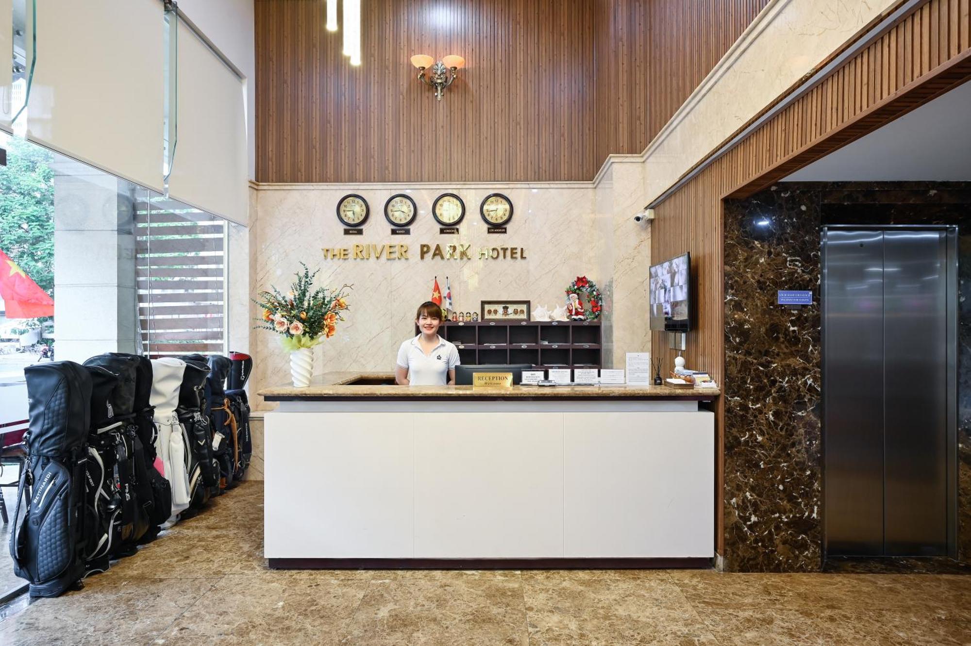 RedDoorz PremiumThe River Park Hotel Ho-Chi-Minh-Stadt Exterior foto