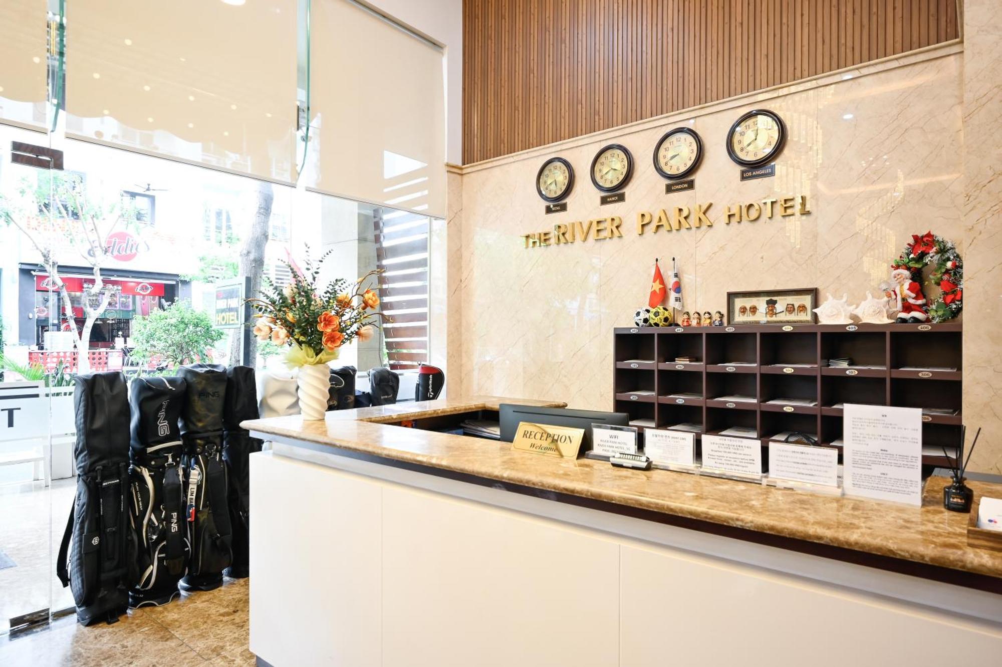 RedDoorz PremiumThe River Park Hotel Ho-Chi-Minh-Stadt Exterior foto