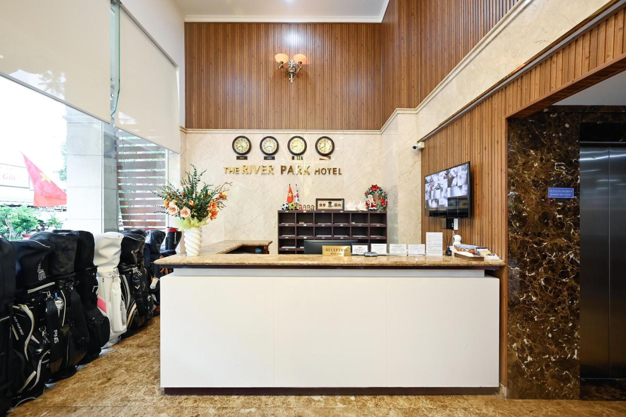 RedDoorz PremiumThe River Park Hotel Ho-Chi-Minh-Stadt Exterior foto